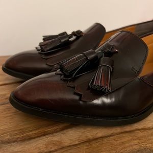Everlane Oxblood modern tassel loafer size 6
